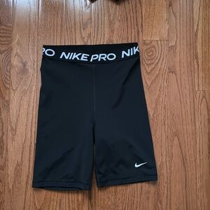 Nike pro 7” shorts